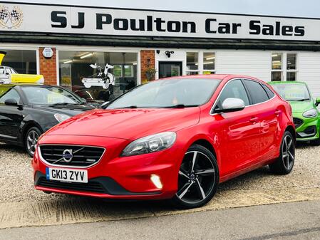 VOLVO V40 1.6 T3 R-Design Nav