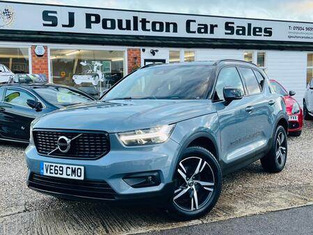 VOLVO XC40 2.0 R-Design D3